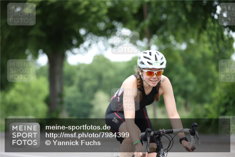 15.06.2025 - 7 Türme Triathlon Yannick Fuchs http://msf.ph/oto/7984399 15.06.2025 11:38:11 Radfahren 304, 307 meine-sportfotos.de
