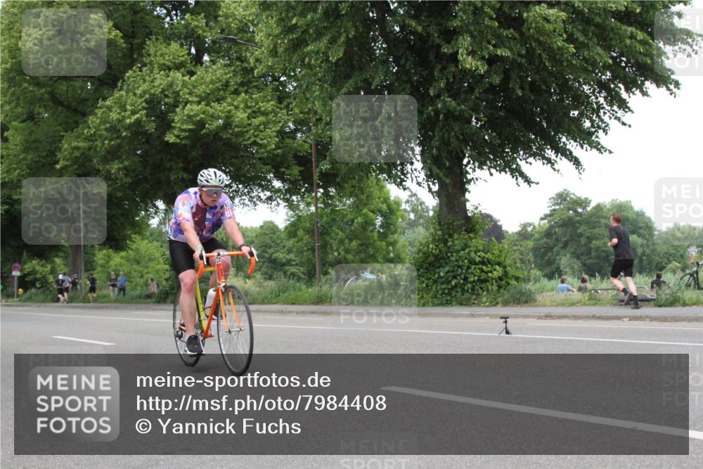 15.06.2025 - 7 Türme Triathlon Yannick Fuchs http://msf.ph/oto/7984408 15.06.2025 13:44:14 Radfahren  meine-sportfotos.de