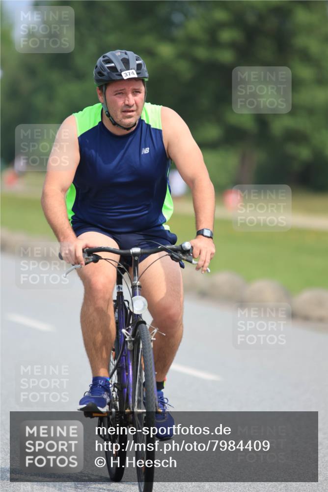 15.06.2025 - 27. Vierlanden-Triathlon H.Heesch http://msf.ph/oto/7984409 15.06.2025 10:59:53 Radfahren 374, 682 meine-sportfotos.de