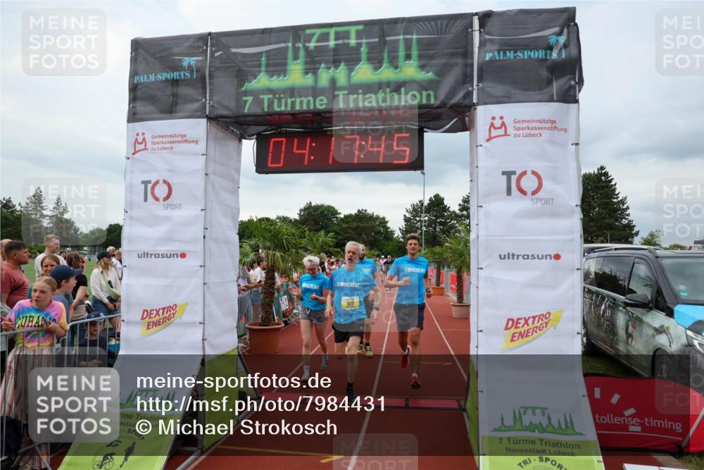 15.06.2025 - 7 Türme Triathlon Michael Strokosch http://msf.ph/oto/7984431 15.06.2025 14:17:44 Ziel 742, 922 meine-sportfotos.de