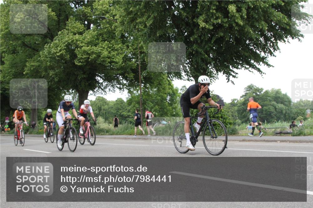 15.06.2025 - 7 Türme Triathlon Yannick Fuchs http://msf.ph/oto/7984441 15.06.2025 13:44:23 Radfahren  meine-sportfotos.de