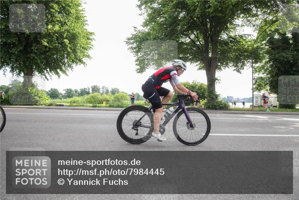15.06.2025 - 7 Türme Triathlon Yannick Fuchs http://msf.ph/oto/7984445 15.06.2025 09:54:49 Radfahren 117, 118, 119 meine-sportfotos.de