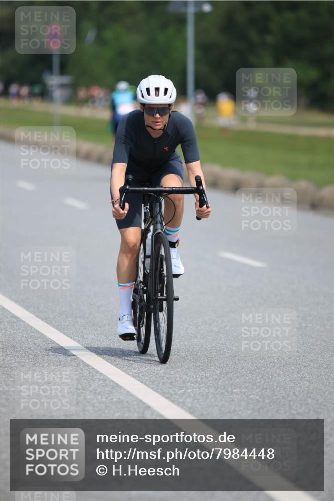 21.06.2025 - 27. Vierlanden-Triathlon H.Heesch http://msf.ph/oto/7984448 15.06.2025 11:22:25 Radfahren 198, 218, 767, 920 meine-sportfotos.de
