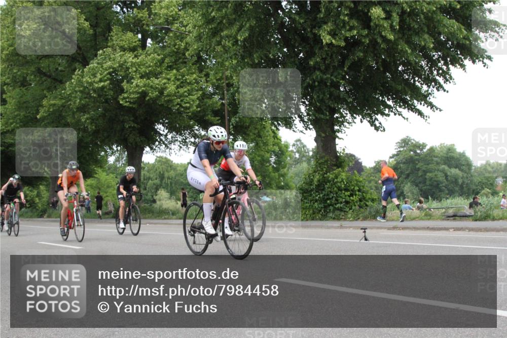 15.06.2025 - 7 Türme Triathlon Yannick Fuchs http://msf.ph/oto/7984458 15.06.2025 13:44:24 Radfahren  meine-sportfotos.de