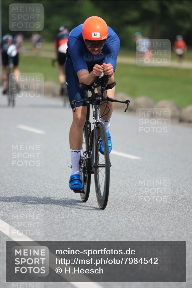 15.06.2025 - 27. Vierlanden-Triathlon H.Heesch http://msf.ph/oto/7984542 15.06.2025 11:00:39 Radfahren 61, 162, 226, 417, 421, 586, 726, 759 meine-sportfotos.de