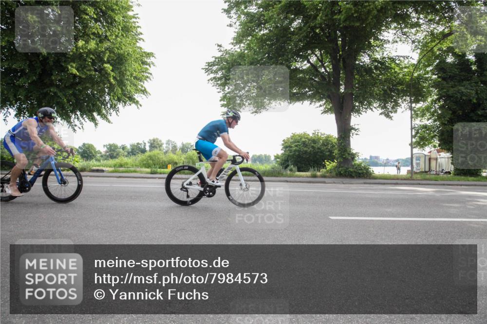 15.06.2025 - 7 Türme Triathlon Yannick Fuchs http://msf.ph/oto/7984573 15.06.2025 09:56:11 Radfahren 5, 85, 87 meine-sportfotos.de