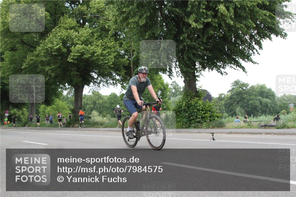 15.06.2025 - 7 Türme Triathlon Yannick Fuchs http://msf.ph/oto/7984575 15.06.2025 13:44:31 Radfahren  meine-sportfotos.de