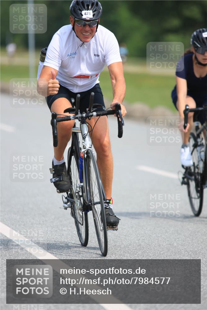 15.06.2025 - 27. Vierlanden-Triathlon H.Heesch http://msf.ph/oto/7984577 15.06.2025 11:00:42 Radfahren 61, 226, 421, 586, 726, 759 meine-sportfotos.de