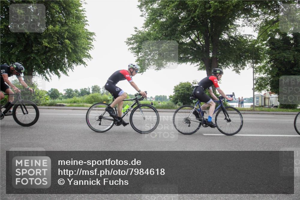 15.06.2025 - 7 Türme Triathlon Yannick Fuchs http://msf.ph/oto/7984618 15.06.2025 10:01:06 Radfahren 22, 24, 25, 77, 78, 80 meine-sportfotos.de