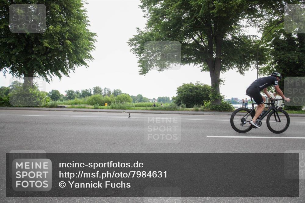 15.06.2025 - 7 Türme Triathlon Yannick Fuchs http://msf.ph/oto/7984631 15.06.2025 10:01:06 Radfahren 22, 24, 25, 77, 78, 80 meine-sportfotos.de