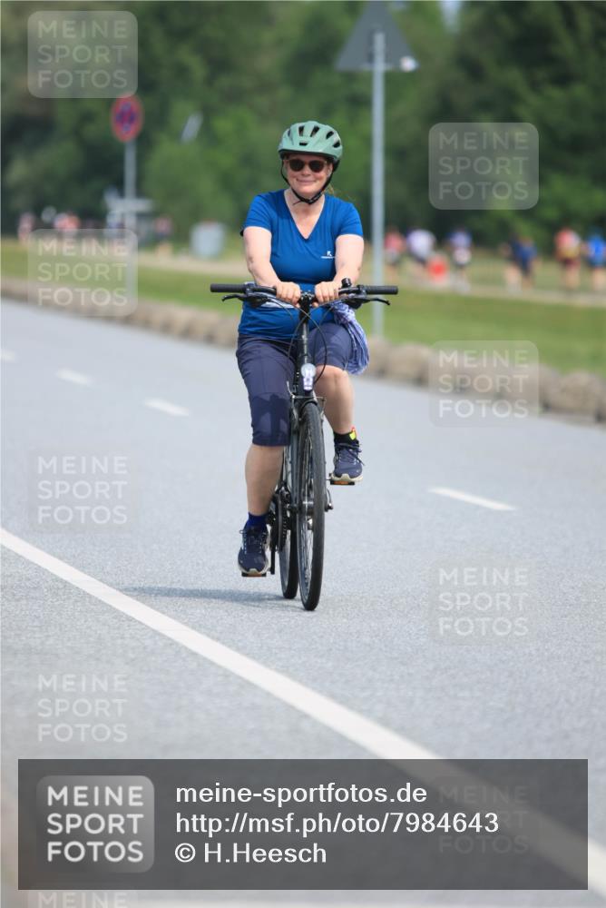 21.06.2025 - 27. Vierlanden-Triathlon H.Heesch http://msf.ph/oto/7984643 15.06.2025 11:23:26 Radfahren 543, 858 meine-sportfotos.de