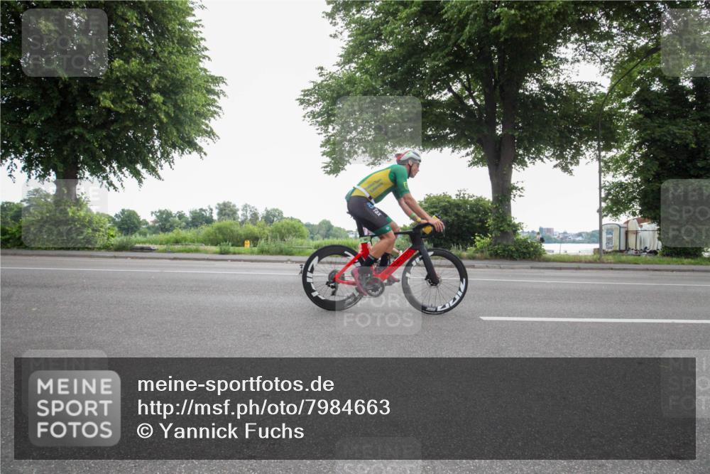 15.06.2025 - 7 Türme Triathlon Yannick Fuchs http://msf.ph/oto/7984663 15.06.2025 10:02:29 Radfahren 129, 132, 141 meine-sportfotos.de