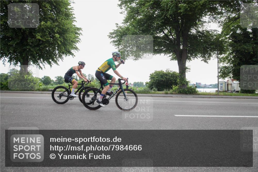 15.06.2025 - 7 Türme Triathlon Yannick Fuchs http://msf.ph/oto/7984666 15.06.2025 10:02:29 Radfahren 129, 132, 141 meine-sportfotos.de