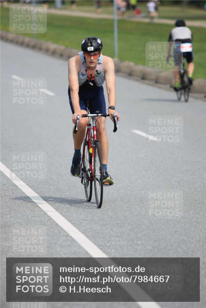 15.06.2025 - 27. Vierlanden-Triathlon H.Heesch http://msf.ph/oto/7984667 15.06.2025 11:01:52 Radfahren 32, 221, 238, 239, 567 meine-sportfotos.de