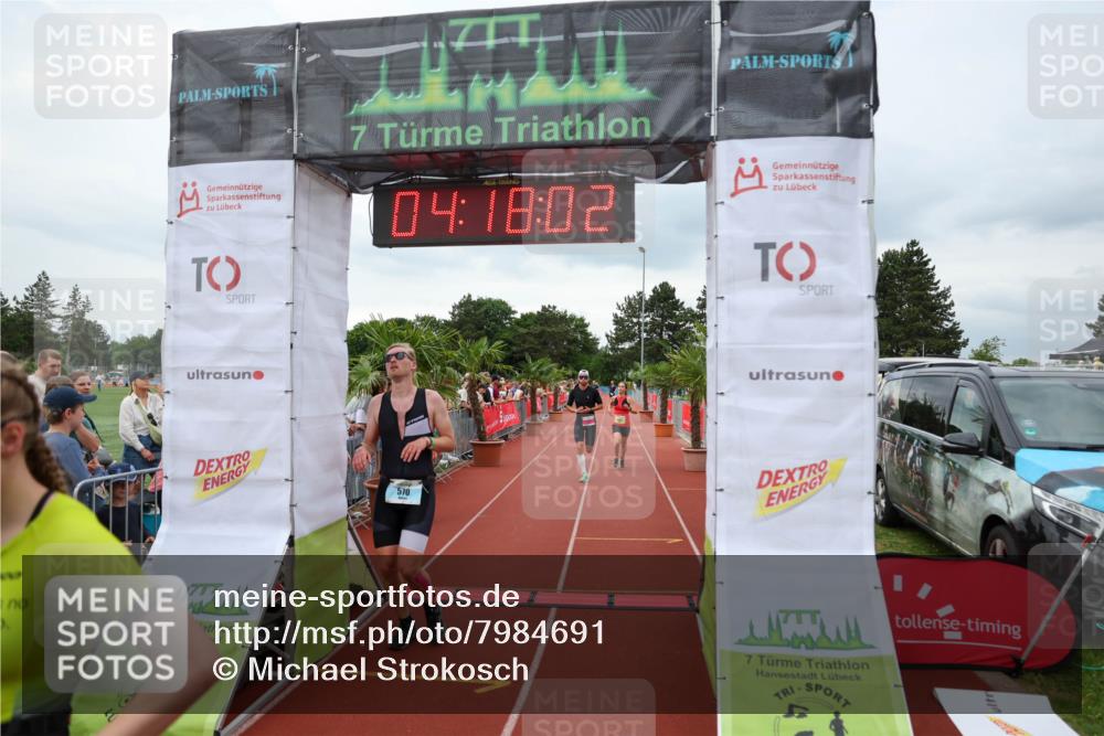 15.06.2025 - 7 Türme Triathlon Michael Strokosch http://msf.ph/oto/7984691 15.06.2025 14:18:01 Ziel 261, 570, 613, 721, 841, 1131, 1195 meine-sportfotos.de