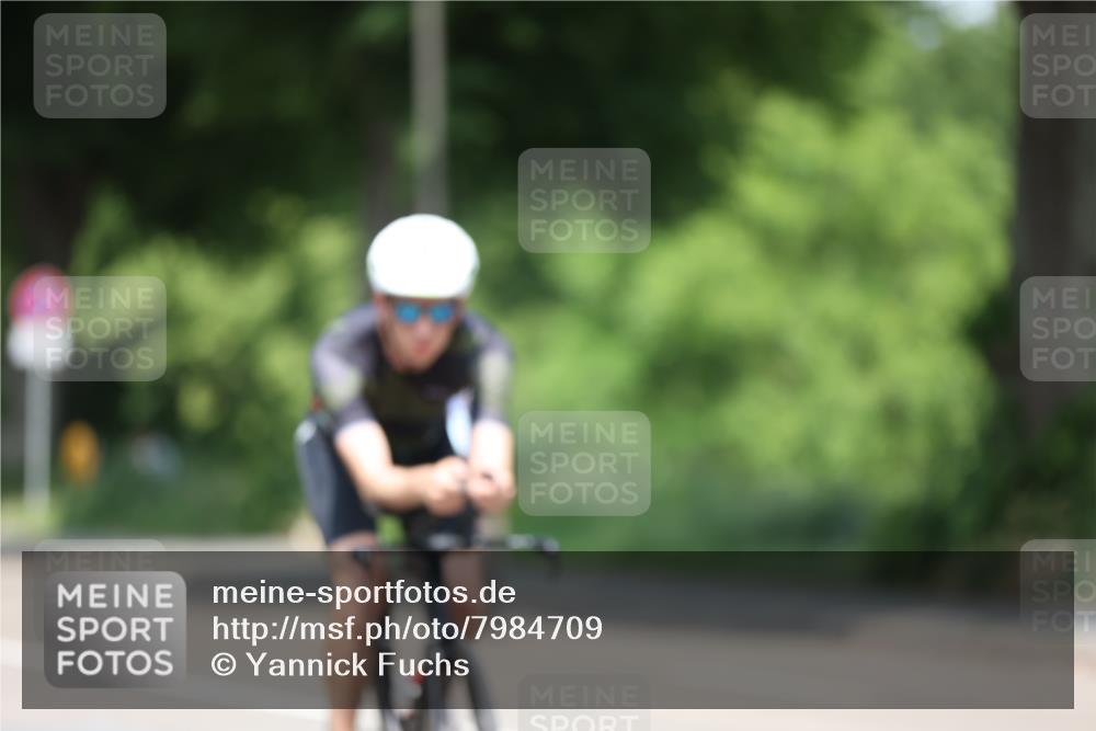 15.06.2025 - 7 Türme Triathlon Yannick Fuchs http://msf.ph/oto/7984709 15.06.2025 12:54:44 Radfahren 241, 341, 372, 470, 538, 550, 608, 817 meine-sportfotos.de