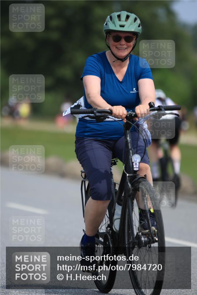21.06.2025 - 27. Vierlanden-Triathlon H.Heesch http://msf.ph/oto/7984720 15.06.2025 11:23:28 Radfahren 187, 543, 858 meine-sportfotos.de