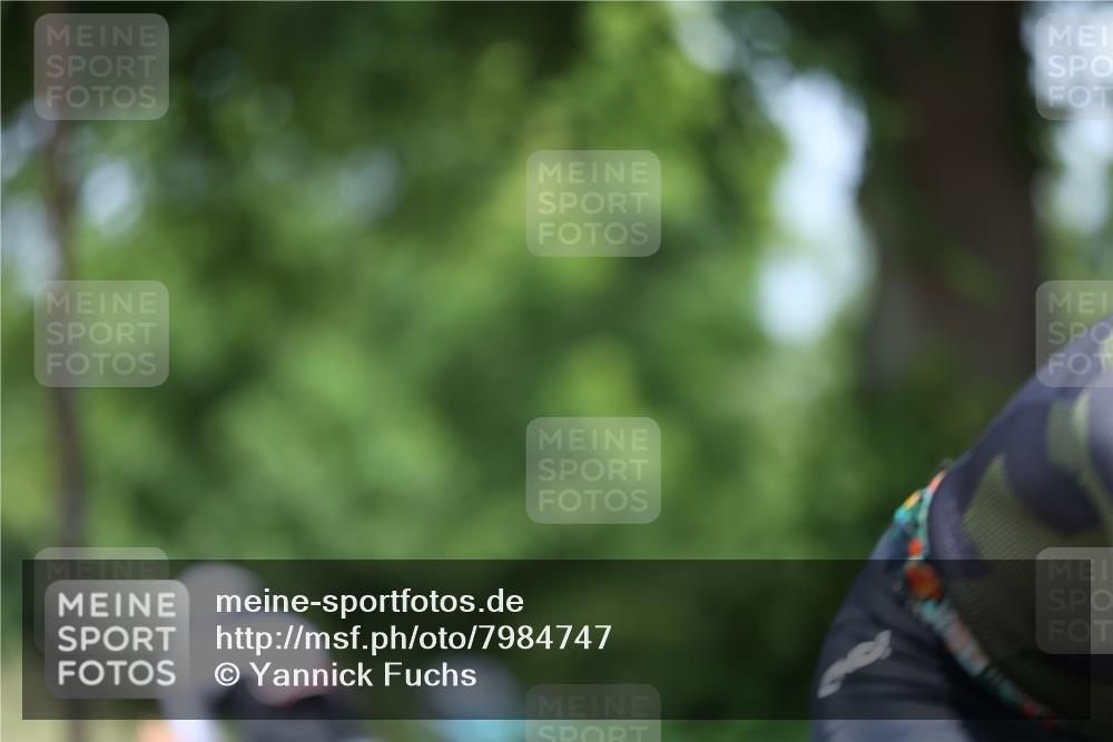 15.06.2025 - 7 Türme Triathlon Yannick Fuchs http://msf.ph/oto/7984747 15.06.2025 12:54:45 Radfahren 241, 341, 372, 470, 538, 550, 608, 817 meine-sportfotos.de