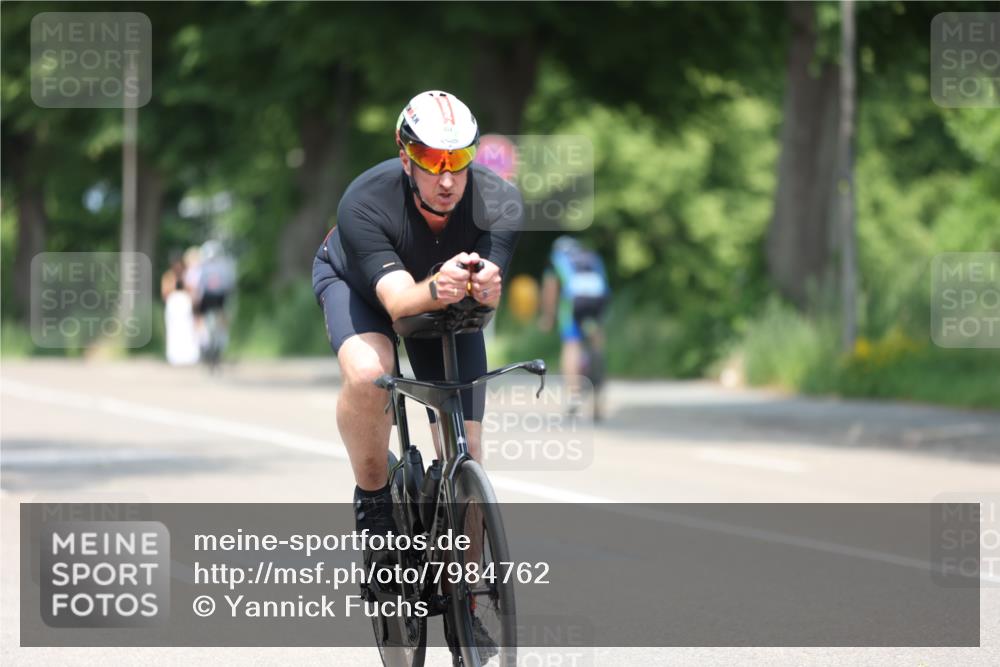 15.06.2025 - 7 Türme Triathlon Yannick Fuchs http://msf.ph/oto/7984762 15.06.2025 12:54:46 Radfahren 241, 372, 470, 538, 550, 608, 817 meine-sportfotos.de