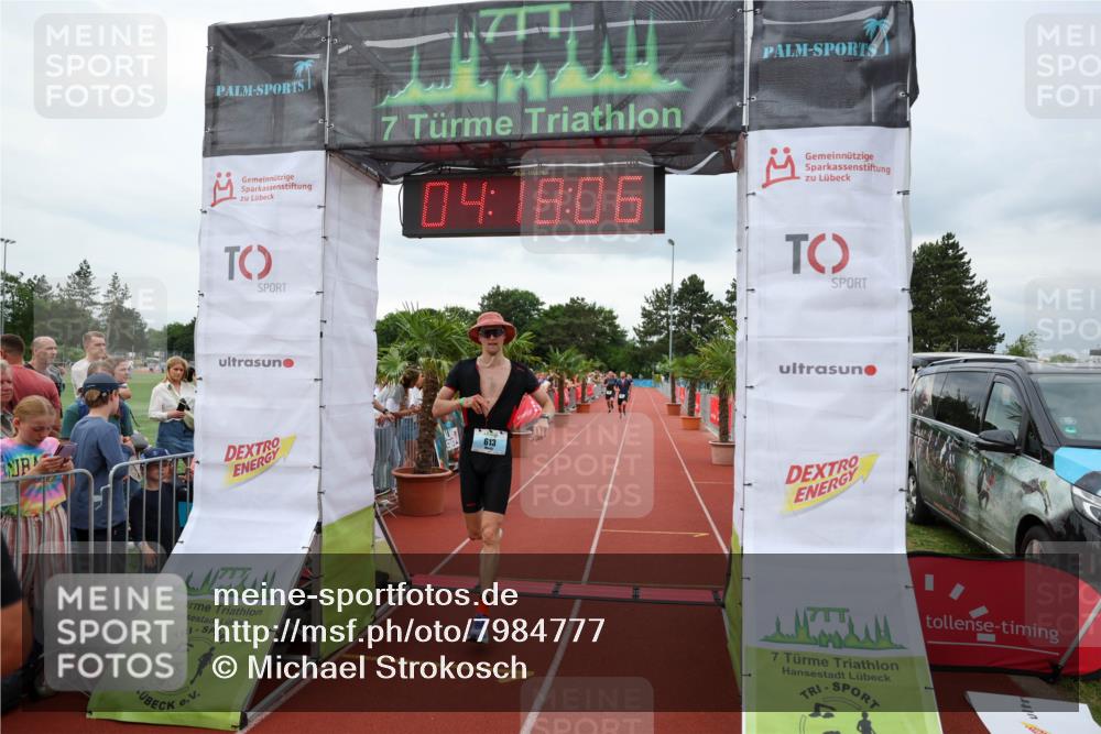 15.06.2025 - 7 Türme Triathlon Michael Strokosch http://msf.ph/oto/7984777 15.06.2025 14:18:05 Ziel 261, 570, 613, 841, 1131 meine-sportfotos.de
