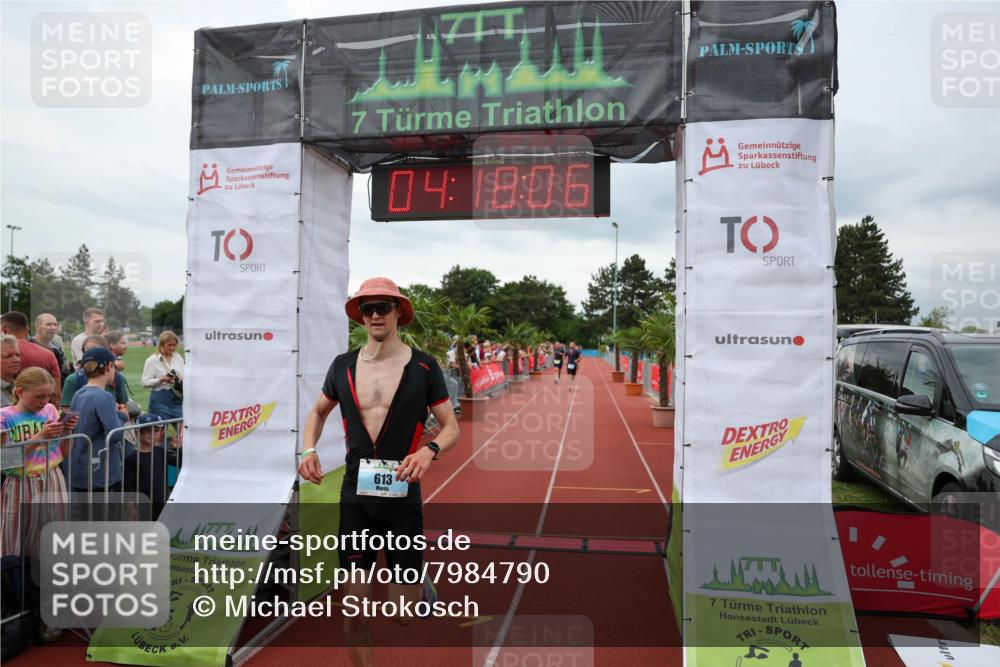 15.06.2025 - 7 Türme Triathlon Michael Strokosch http://msf.ph/oto/7984790 15.06.2025 14:18:06 Ziel 261, 511, 570, 613, 841, 1131 meine-sportfotos.de