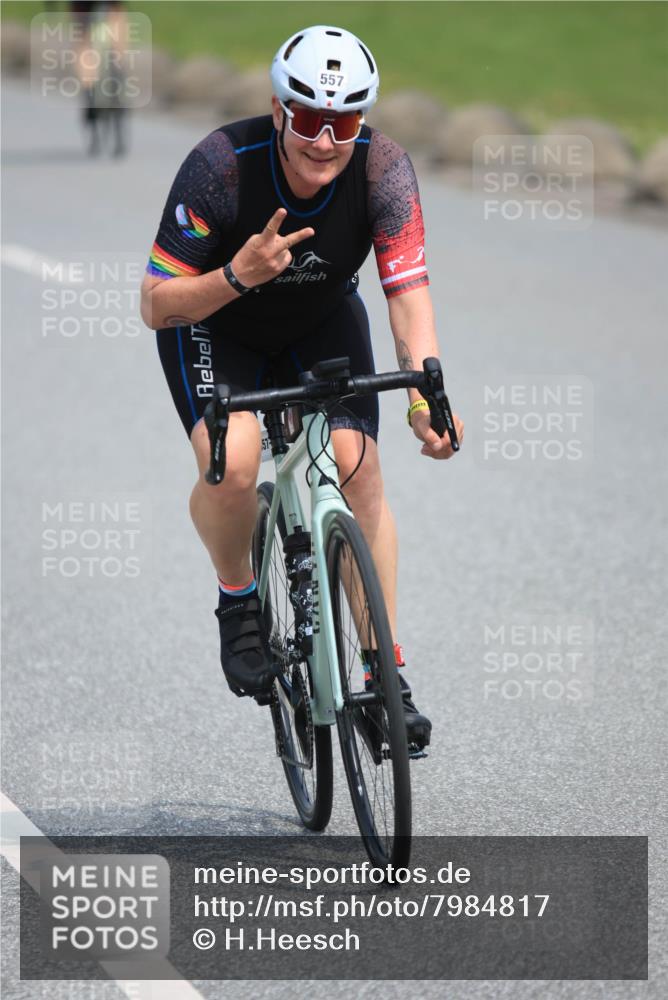 15.06.2025 - 27. Vierlanden-Triathlon H.Heesch http://msf.ph/oto/7984817 15.06.2025 11:02:17 Radfahren 104, 174, 557, 713 meine-sportfotos.de