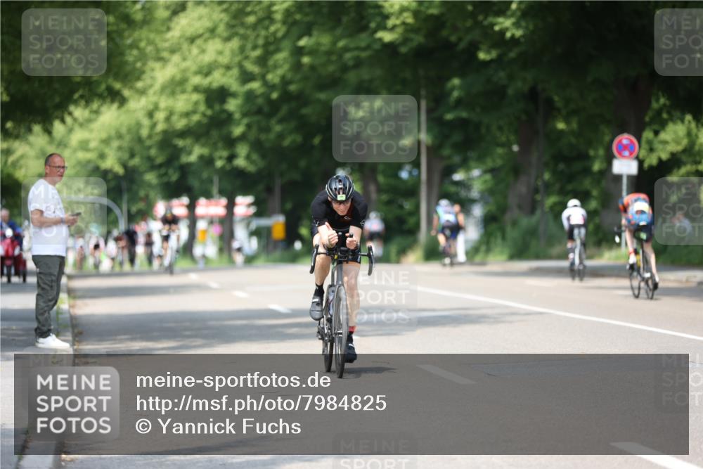 15.06.2025 - 7 Türme Triathlon Yannick Fuchs http://msf.ph/oto/7984825 15.06.2025 12:54:50 Radfahren 255, 272, 372, 550 meine-sportfotos.de
