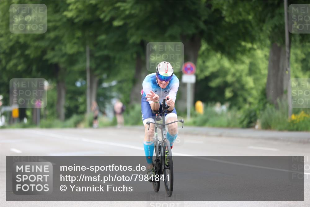 15.06.2025 - 7 Türme Triathlon Yannick Fuchs http://msf.ph/oto/7984841 15.06.2025 11:38:56 Radfahren 299, 323 meine-sportfotos.de