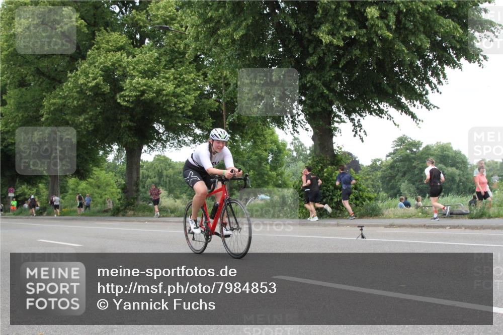 15.06.2025 - 7 Türme Triathlon Yannick Fuchs http://msf.ph/oto/7984853 15.06.2025 13:45:45 Radfahren  meine-sportfotos.de