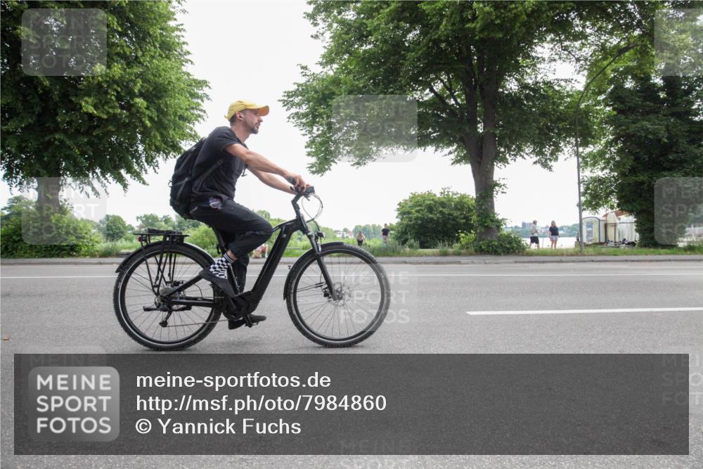 15.06.2025 - 7 Türme Triathlon Yannick Fuchs http://msf.ph/oto/7984860 15.06.2025 10:33:14 Radfahren  meine-sportfotos.de