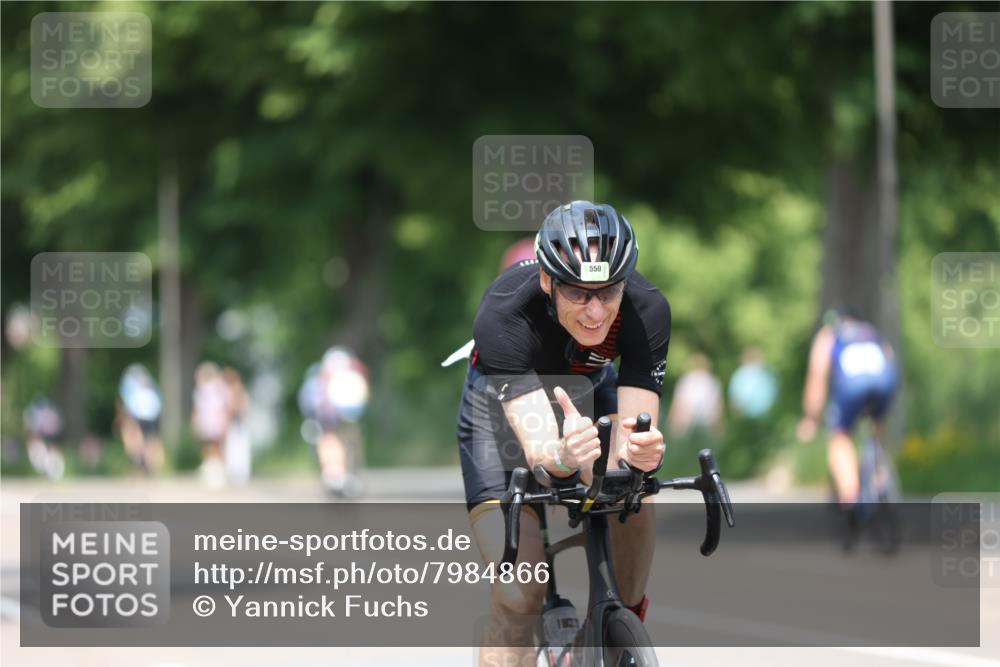 15.06.2025 - 7 Türme Triathlon Yannick Fuchs http://msf.ph/oto/7984866 15.06.2025 12:54:51 Radfahren 255, 272, 372, 550, 983 meine-sportfotos.de