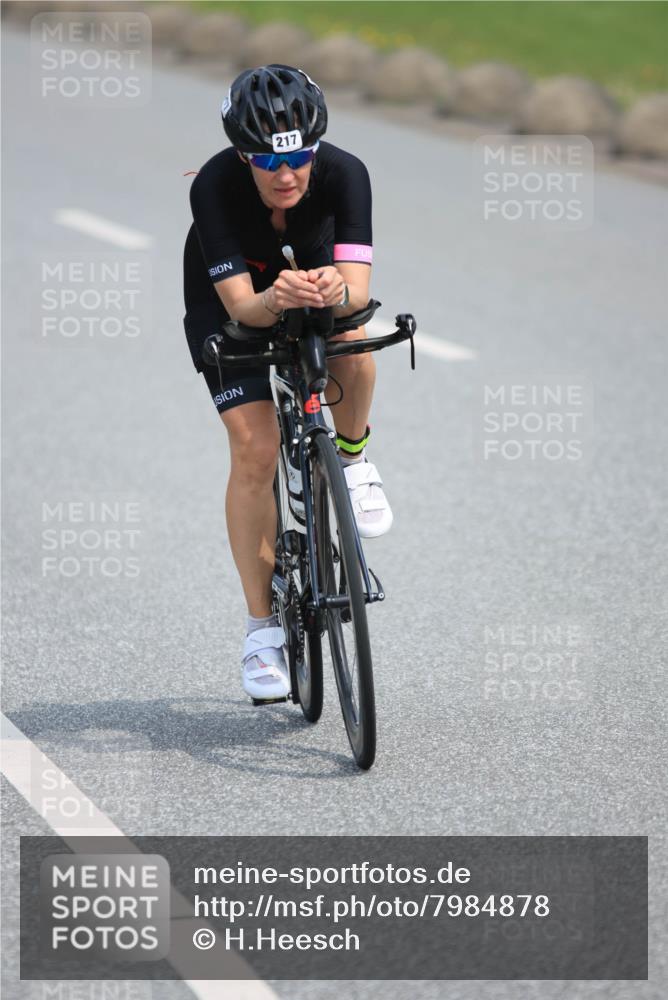 15.06.2025 - 27. Vierlanden-Triathlon H.Heesch http://msf.ph/oto/7984878 15.06.2025 11:02:26 Radfahren 174, 217 meine-sportfotos.de