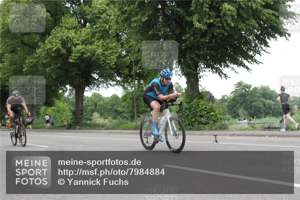 15.06.2025 - 7 Türme Triathlon Yannick Fuchs http://msf.ph/oto/7984884 15.06.2025 13:46:00 Radfahren  meine-sportfotos.de