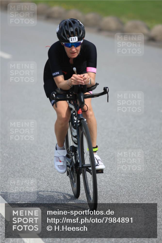 15.06.2025 - 27. Vierlanden-Triathlon H.Heesch http://msf.ph/oto/7984891 15.06.2025 11:02:26 Radfahren 174, 217 meine-sportfotos.de