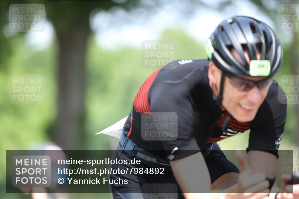 15.06.2025 - 7 Türme Triathlon Yannick Fuchs http://msf.ph/oto/7984892 15.06.2025 12:54:51 Radfahren 255, 272, 372, 550, 983 meine-sportfotos.de