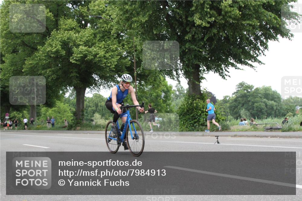 15.06.2025 - 7 Türme Triathlon Yannick Fuchs http://msf.ph/oto/7984913 15.06.2025 13:46:03 Radfahren  meine-sportfotos.de