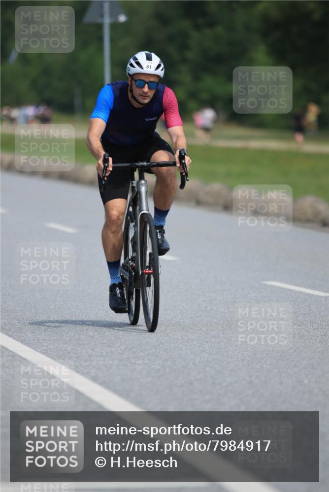 21.06.2025 - 27. Vierlanden-Triathlon H.Heesch http://msf.ph/oto/7984917 15.06.2025 11:25:01 Radfahren 22, 29, 81, 693, 970 meine-sportfotos.de