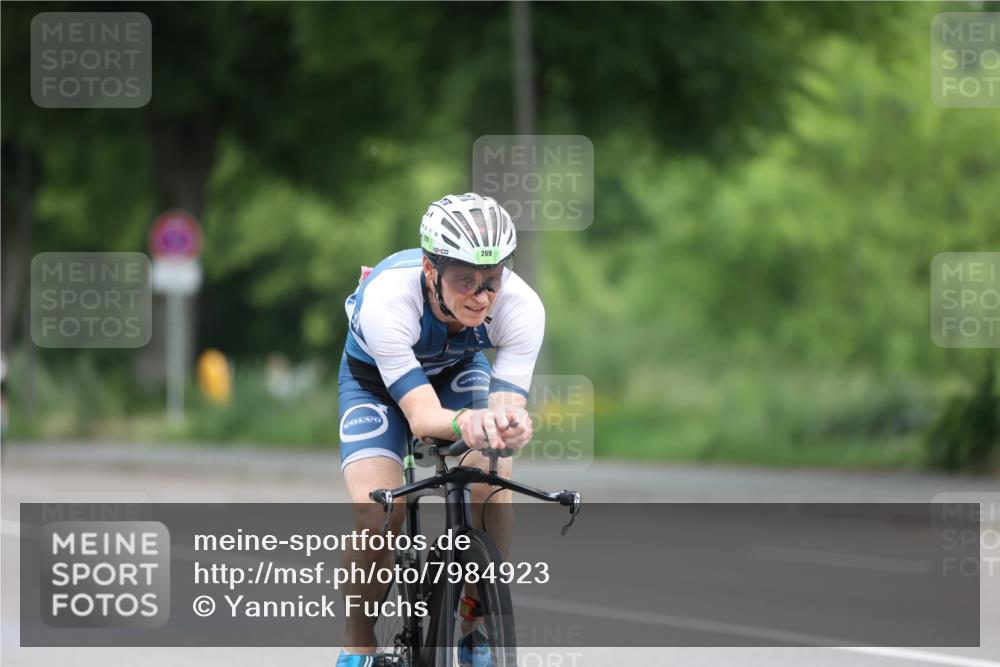 15.06.2025 - 7 Türme Triathlon Yannick Fuchs http://msf.ph/oto/7984923 15.06.2025 11:39:02 Radfahren 200, 210, 299 meine-sportfotos.de