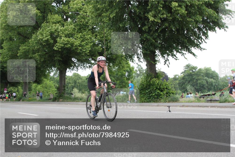 15.06.2025 - 7 Türme Triathlon Yannick Fuchs http://msf.ph/oto/7984925 15.06.2025 13:46:05 Radfahren  meine-sportfotos.de