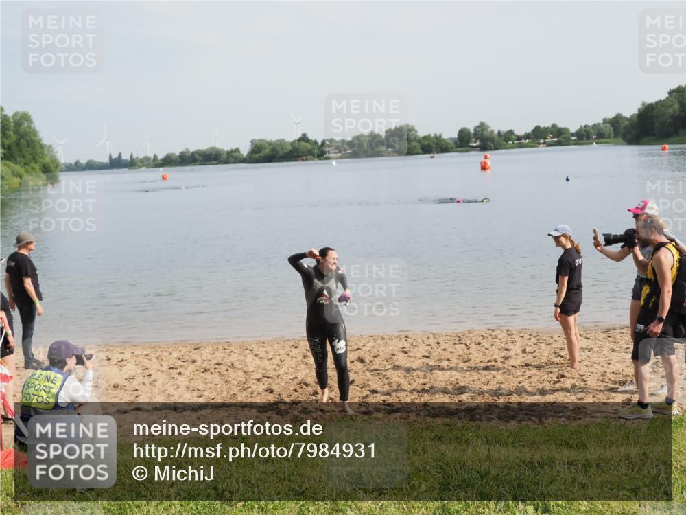 21.06.2025 - 27. Vierlanden-Triathlon MichiJ http://msf.ph/oto/7984931 15.06.2026 09:09:20 Schwimmen 224 meine-sportfotos.de