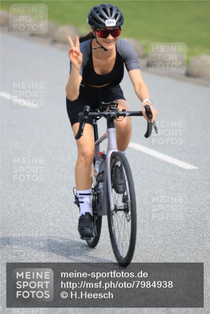 15.06.2025 - 27. Vierlanden-Triathlon H.Heesch http://msf.ph/oto/7984938 15.06.2025 11:02:39 Radfahren 510, 522, 529, 735, 771 meine-sportfotos.de