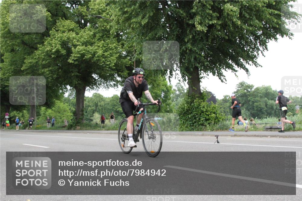 15.06.2025 - 7 Türme Triathlon Yannick Fuchs http://msf.ph/oto/7984942 15.06.2025 13:46:26 Radfahren  meine-sportfotos.de