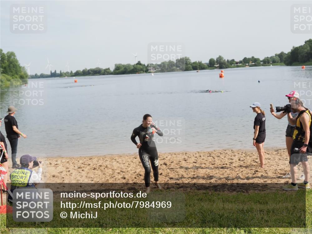 21.06.2025 - 27. Vierlanden-Triathlon MichiJ http://msf.ph/oto/7984969 15.06.2026 09:09:20 Schwimmen 224 meine-sportfotos.de
