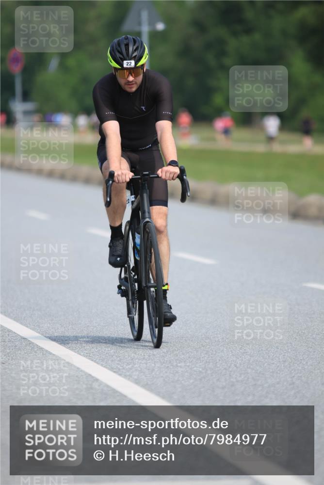 21.06.2025 - 27. Vierlanden-Triathlon H.Heesch http://msf.ph/oto/7984977 15.06.2025 11:25:04 Radfahren 22, 29, 81, 693, 970 meine-sportfotos.de