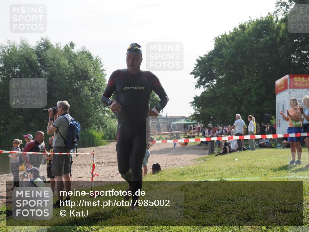 15.06.2025 - 27. Vierlanden-Triathlon KatJ http://msf.ph/oto/7985002 15.06.2025 08:58:17 Schwimmen 151, 157, 232 meine-sportfotos.de
