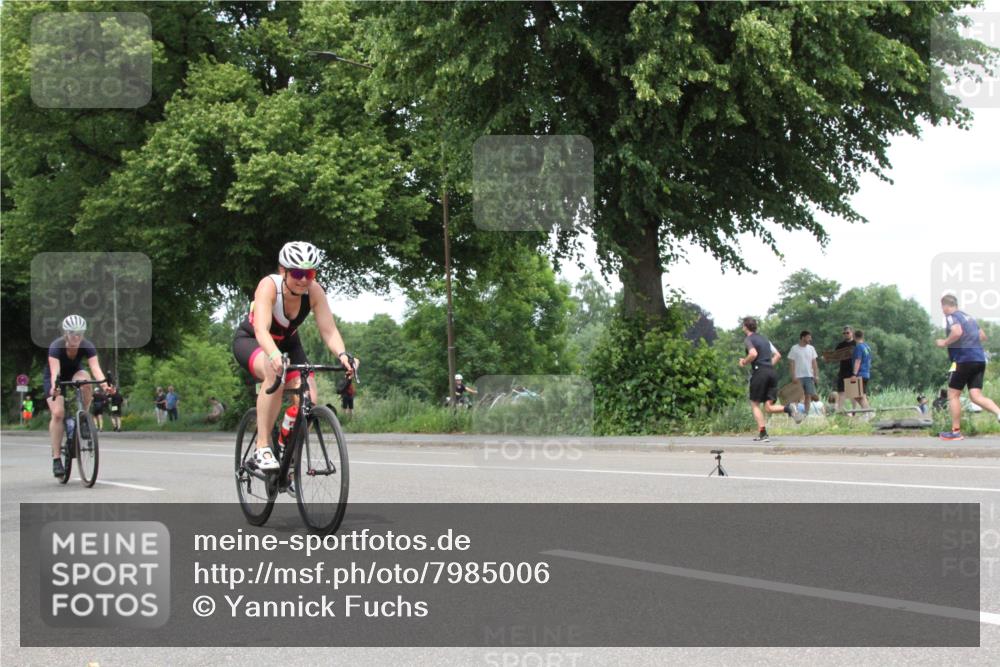 15.06.2025 - 7 Türme Triathlon Yannick Fuchs http://msf.ph/oto/7985006 15.06.2025 13:46:40 Radfahren  meine-sportfotos.de