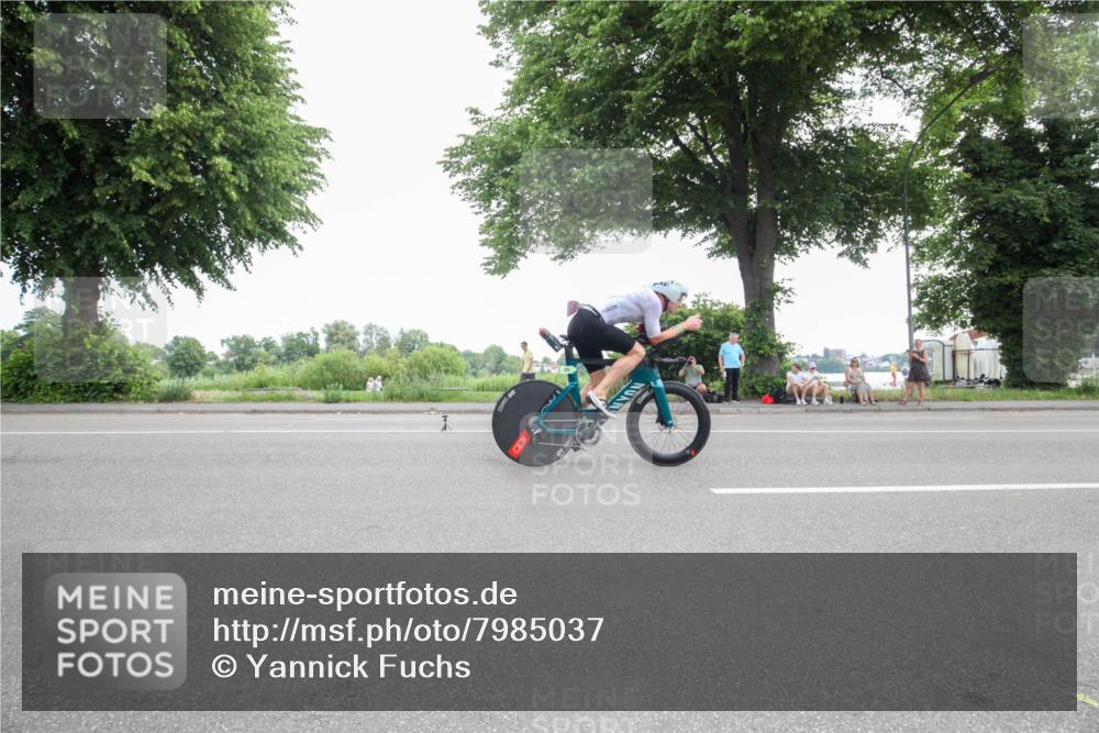 15.06.2025 - 7 Türme Triathlon Yannick Fuchs http://msf.ph/oto/7985037 15.06.2025 11:00:16 Radfahren  meine-sportfotos.de