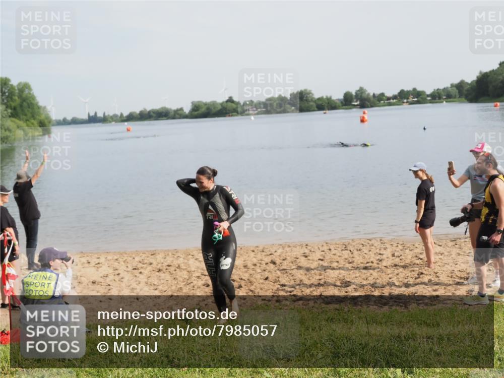 21.06.2025 - 27. Vierlanden-Triathlon MichiJ http://msf.ph/oto/7985057 15.06.2026 09:09:21 Schwimmen 224 meine-sportfotos.de