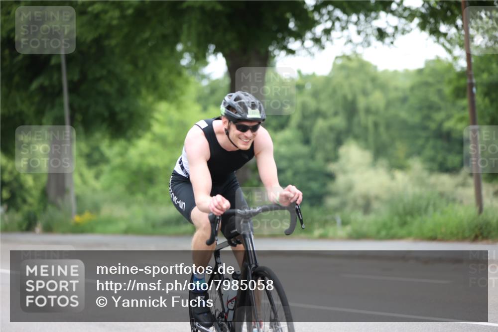 15.06.2025 - 7 Türme Triathlon Yannick Fuchs http://msf.ph/oto/7985058 15.06.2025 11:39:06 Radfahren 200, 201, 210, 299 meine-sportfotos.de