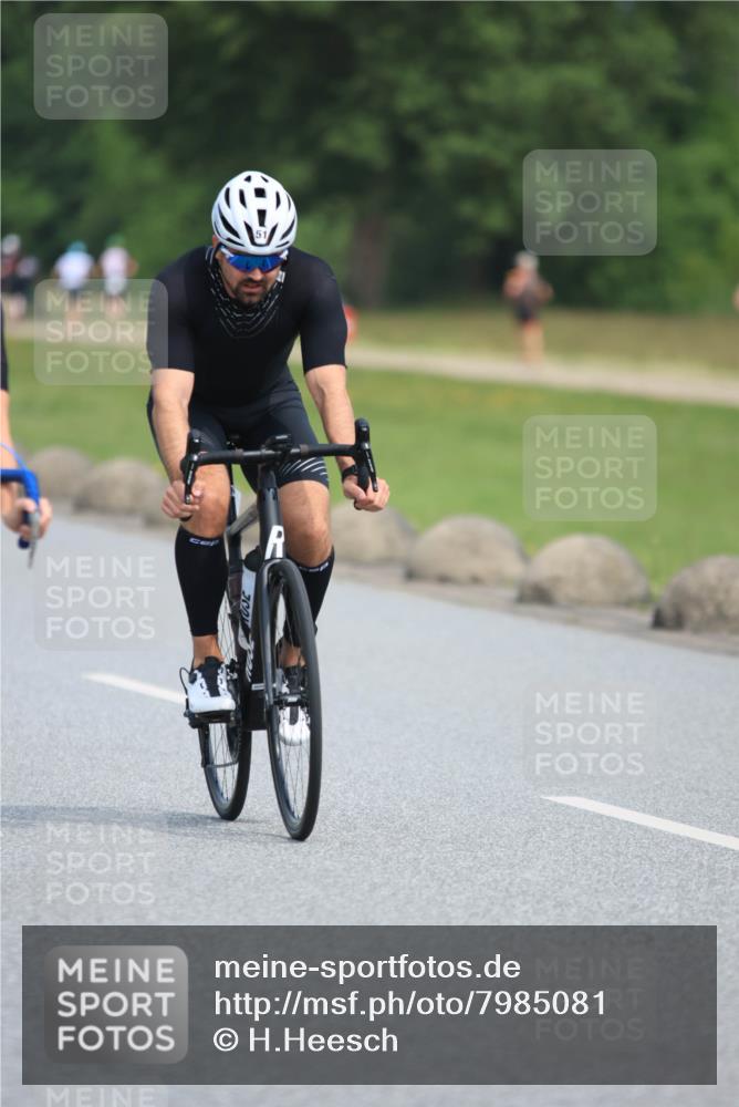 15.06.2025 - 27. Vierlanden-Triathlon H.Heesch http://msf.ph/oto/7985081 15.06.2025 11:03:48 Radfahren 35, 51, 536, 656 meine-sportfotos.de